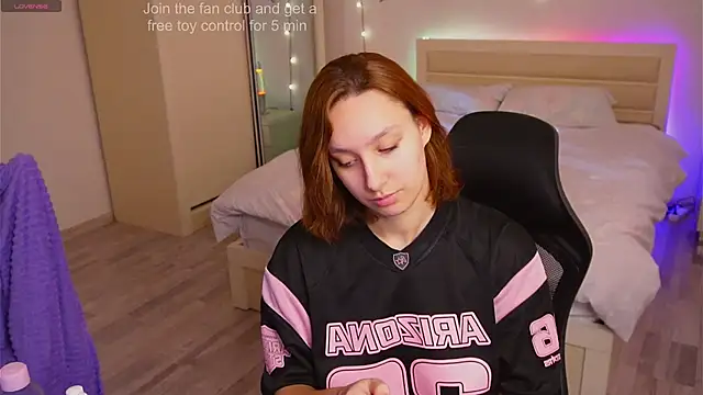 Snapshot of LilyannRosse chatting on 10-31-25, 07:09 LilyannRosse online show from 10-31-25, 07:09