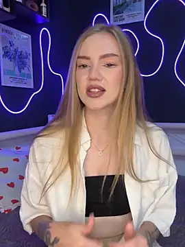 MilaMoone online show from 10-19-25, 09:10