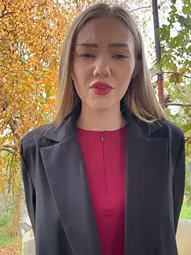 MilaMoone online show from 10-24-25, 11:06