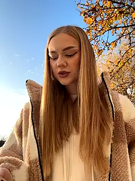 MilaMoone online show from 11-28-25, 12:19