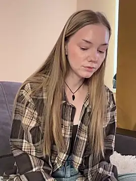 MilaMoone online show from 01-15-26, 10:20