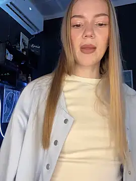 MilaMoone online show from 01-18-26, 10:52