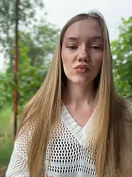 Snapshot of MilaMoone chatting on 07-15-26, 11:59 MilaMoone online show from 07-15-26, 11:59