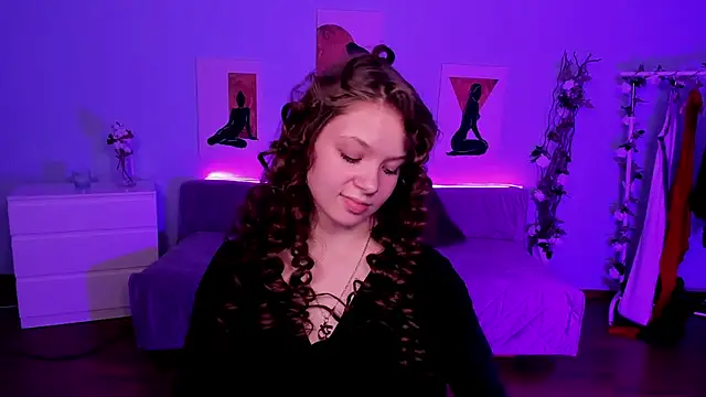 Snapshot of BetsyKiss chatting on 04-28-26, 05:07 BetsyKiss online show from 04-28-26, 05:07
