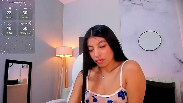 Tiffany Low online show from 11-12-25, 01:33