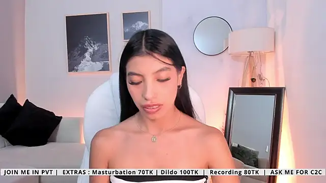 Snapshot of Tiffany_Low chatting on 05-02-26, 05:07 Tiffany Low online show from 05-02-26, 05:07