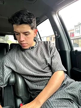 mattebret11 online show from 11-05-25, 03:56