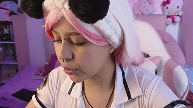 Snapshot of NekoWaifu chatting on 05-25-26, 03:07 NekoWaifu online show from 05-25-26, 03:07