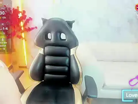 Snapshot of Isabella_Blondetf chatting on 10-06-25, 08:06 Isabella Blondetf online show from 10-06-25, 08:06