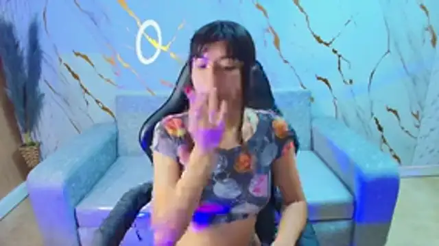 Snapshot of Isabella_Blondetf chatting on 10-20-25, 01:00 Isabella Blondetf online show from 10-20-25, 01:00