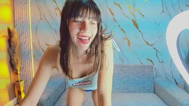 Snapshot of Isabella_Blondetf chatting on 10-30-25, 01:12 Isabella Blondetf online show from 10-30-25, 01:12