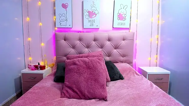 Issaa Tyler online show from 02-05-26, 03:22