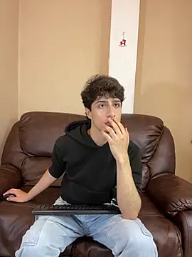 Xam Collen online show from 12-15-25, 05:06