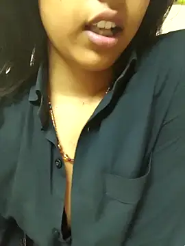 Snapshot of reetika6375 chatting on 01-17-26, 08:56 reetika6375 online show from 01-17-26, 08:56