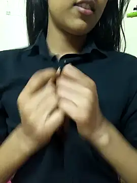 Snapshot of reetika6375 chatting on 02-10-26, 11:42 reetika6375 online show from 02-10-26, 11:42