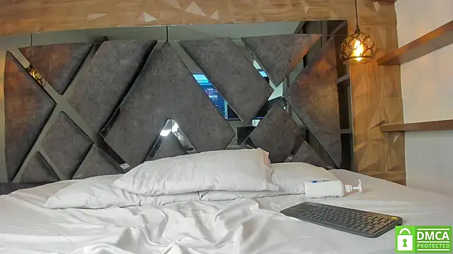 Snapshot of Scarlet__Jones_ chatting on 09-26-25, 08:57 Scarlet Jones online show from 09-26-25, 08:57