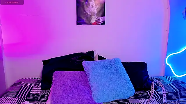 Snapshot of Angel-dragun chatting on 09-19-25, 03:41 Angel-dragun online show from 09-19-25, 03:41