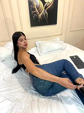 Snapshot of Ambersfoxx chatting on 11-15-25, 01:07 Ambersfoxx online show from 11-15-25, 01:07