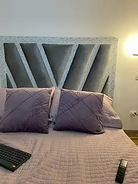 SophieeMills online show from 10-29-25, 09:27