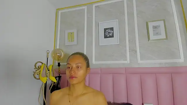 HoollyHendrix online show from 02-24-26, 09:13