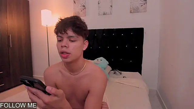 Snapshot of Zacktorres_ chatting on 11-13-25, 09:47 Zacktorres online show from 11-13-25, 09:47