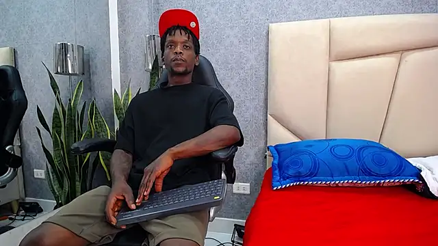 SkylerBigxxx online show from 09-30-25, 04:28