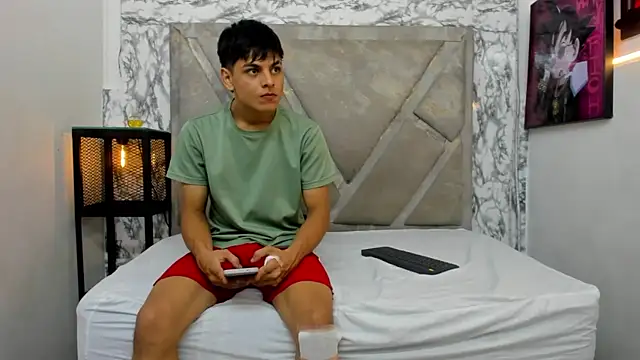 Logan Jhonson online show from 11-01-25, 04:03