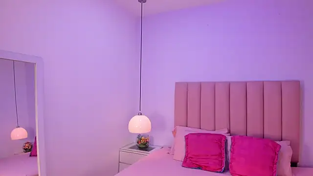 Snapshot of Amy_Ferreira chatting on 10-18-25, 03:09 Amy Ferreira online show from 10-18-25, 03:09