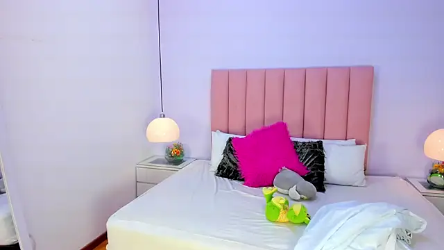 Snapshot of Amy_Ferreira chatting on 11-12-25, 02:45 Amy Ferreira online show from 11-12-25, 02:45