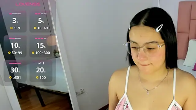 Snapshot of Amy_Ferreira chatting on 12-05-25, 03:04 Amy Ferreira online show from 12-05-25, 03:04