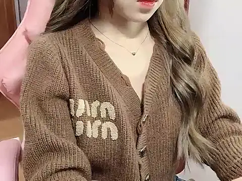 Snapshot of _Payna_ chatting on 11-19-25, 11:27 Payna online show from 11-19-25, 11:27