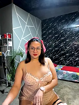 Snapshot of 1aquaticangel69 chatting on 11-23-25, 03:23 1aquaticangel69 online show from 11-23-25, 03:23