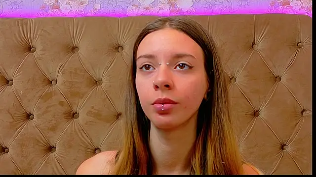 Snapshot of CoraVex chatting on 05-20-26, 03:56 CoraVex online show from 05-20-26, 03:56