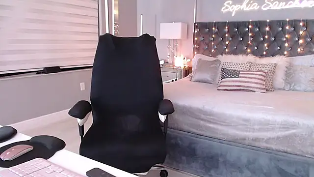 theofficialsophiasanchez online show from 05-17-26, 04:32
