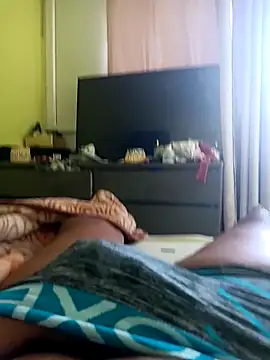 Snapshot of romero115 chatting on 09-22-25, 06:37 romero115 online show from 09-22-25, 06:37