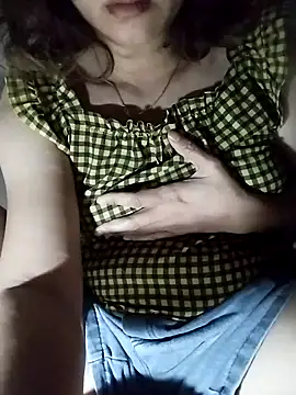 Snapshot of Poppy-y chatting on 09-22-25, 10:01 Poppy-y online show from 09-22-25, 10:01