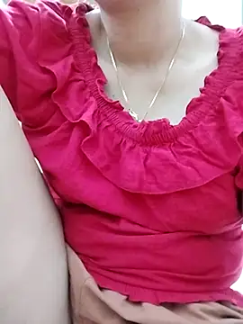 Snapshot of Poppy-y chatting on 10-14-25, 03:29 Poppy-y online show from 10-14-25, 03:29