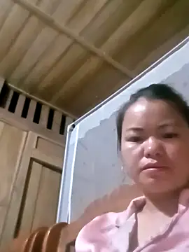 emly-xinh18 online show from 09-18-25, 01:24