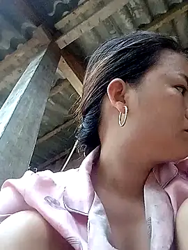 emly-xinh18 online show from 09-23-25, 10:57