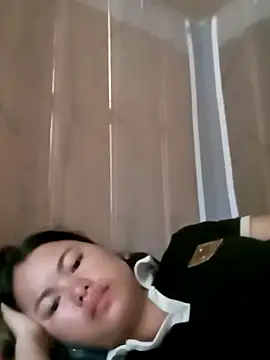 emly-xinh18 online show from 09-26-25, 09:24