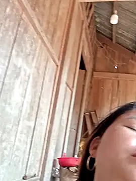 emly-xinh18 online show from 10-13-25, 06:46