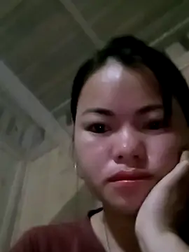 emly-xinh18 online show from 12-04-25, 11:02