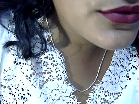 Snapshot of SURBHI_98 chatting on 09-24-25, 09:12 SURBHI 98 online show from 09-24-25, 09:12