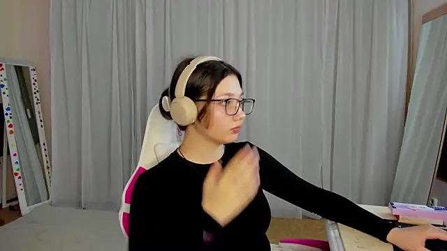 CarolKitty online show from 11-03-25, 08:15