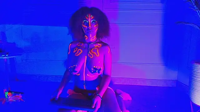 Snapshot of alessia_moon1 chatting on 09-29-25, 12:32 alessia moon1 online show from 09-29-25, 12:32