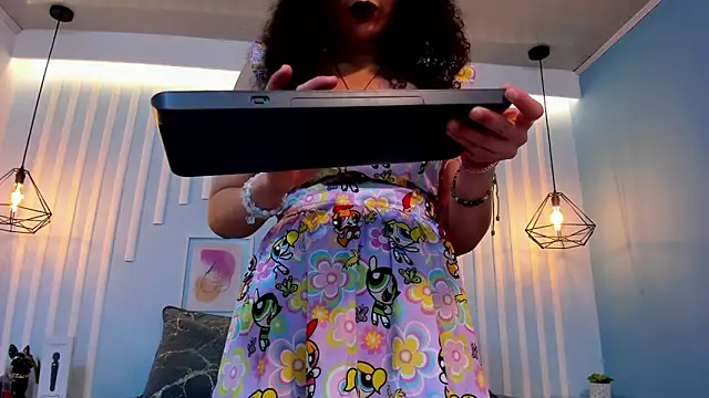 SweetStarr  online show from 11-03-25, 01:12