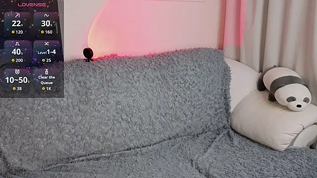 Snapshot of _Lua__ chatting on 11-15-25, 09:32 Lua online show from 11-15-25, 09:32