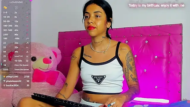 Snapshot of dahiiangomezz chatting on 06-20-26, 11:40 dahiiangomezz online show from 06-20-26, 11:40