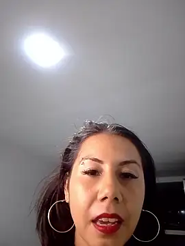 Snapshot of vixen_velvett1 chatting on 09-30-25, 06:29 vixen velvett1 online show from 09-30-25, 06:29
