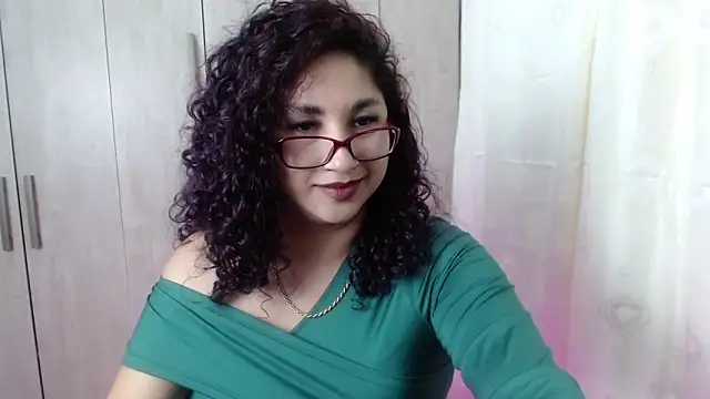 Gia Dior online show from 11-13-25, 11:58